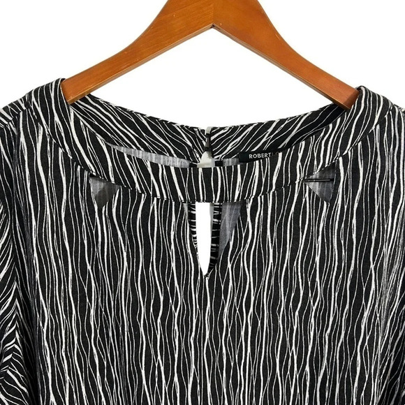 Robert Louis Black White Blouse XL Keyhole Cutout Neckline Sharkbite Hem Stretch - Picture 2 of 7